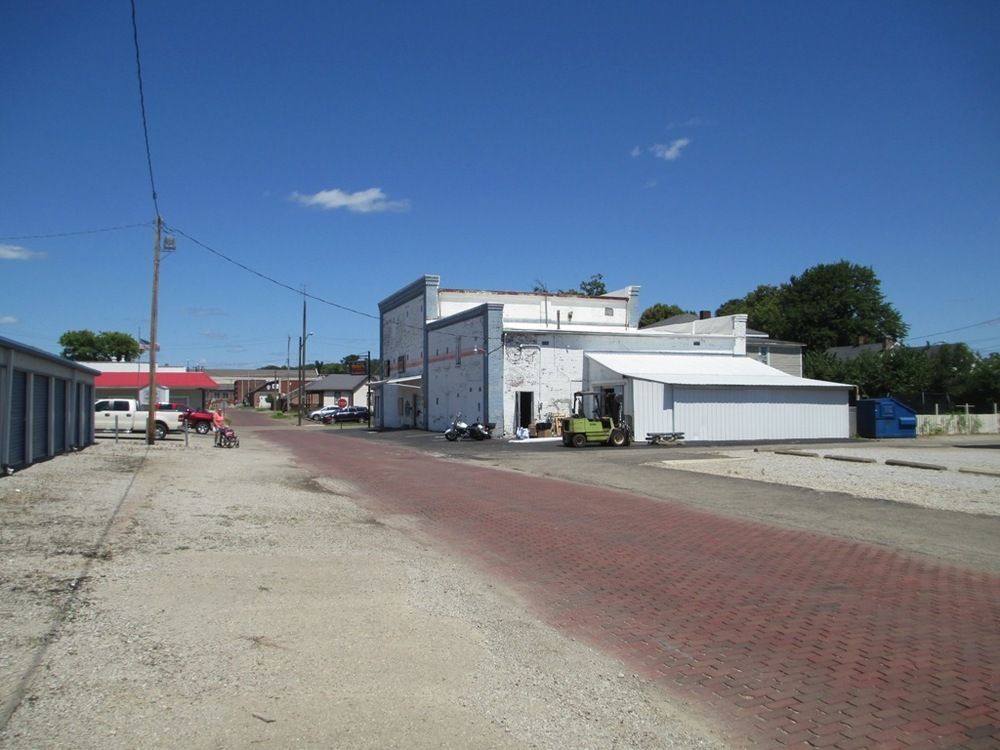 Mount Vernon Hardware and Storage: 310 - 400 Vine Street, Mount Vernon, OH 43050